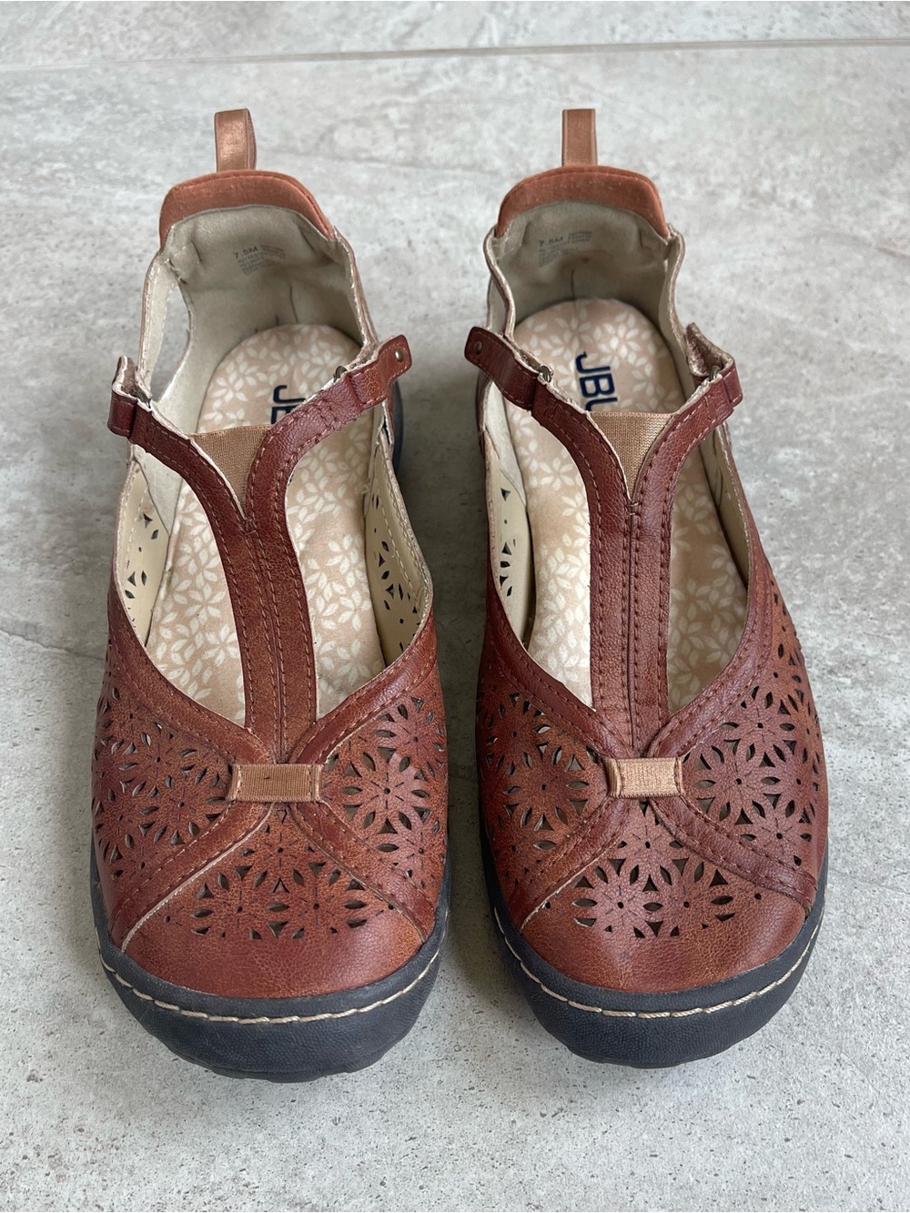JBU Women's Brown laser cut floral leather T-Strap Flats 7.5 Women